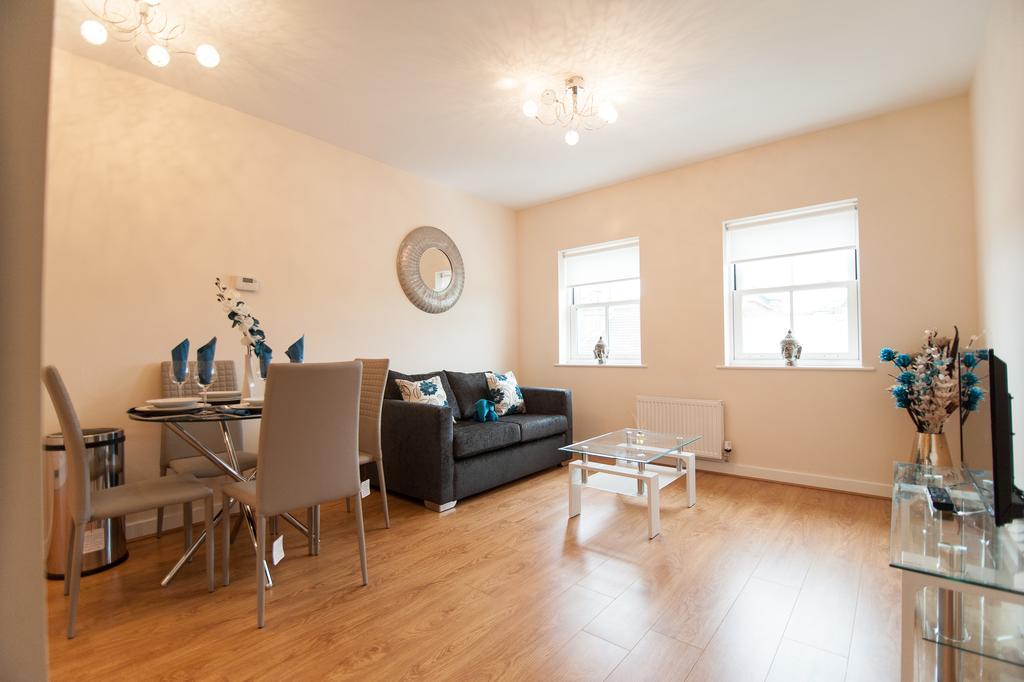Station Suites Watford  Bagian luar foto